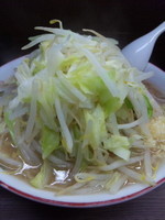 「小豚  ヤサイニンニク　７５０円」@ラーメン二郎 横浜関内店の写真