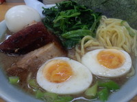 「角煮黒豚骨らーめん＋味玉」@壱寅家 新松戸店の写真