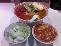 「五目蒙古タンメン850円，ねぎ60円，サービス半麻婆丼」@蒙古タンメン 中本 目黒店の写真