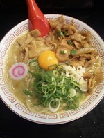 「肉玉そば」@尾張肉玉そば 豚鯱の写真