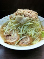 「大ラーメン（700円)ヤサイマシマシアブラ」@ラーメン二郎 横浜関内店の写真