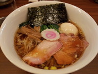 「手打ち中華そば７５０円＋味玉１００円」@ビーハイブ ゲンキノモトの写真