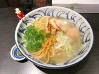 「鶏そば＋味玉＋替玉ハーフ」@自家製麺 鶏そば 三歩一の写真