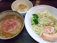「【12月限定】トマトつけ麺（中）￥850＋リゾット￥100」@伝家 志木店の写真
