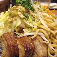「汁なし油そば（ヤサイ）　750円」@ラーメン燈郎の写真