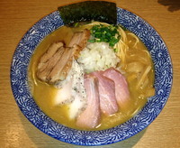 「煮干し醤油ラーメン大盛り＋チャーシュー豚と鶏ミックス」@麺屋 一燈の写真