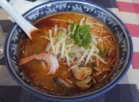「トムヤムラーメン海老のせ」@ティーヌン  銀座店の写真