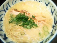 「濃厚鶏そば＋替玉」@自家製麺 鶏そば 三歩一の写真