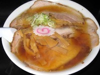 「醤油チャーシュー全面盛り・麺大盛り　1,100円」@食堂 はせ川の写真