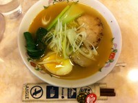 「香味豚カルビ塩ラーメン」@餃子の王将 下北沢店の写真