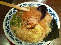 「亀王ラーメン昔味（650円）」@九州らーめん亀王 JR新大阪駅店の写真