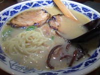 「亀王らーめん 680円」@九州らーめん亀王 JR新大阪駅店の写真