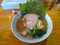 「ラーメン・並　麺固め」@横浜ラーメン 武蔵家 大井町店の写真