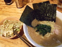 「中盛らーめん+キャベチャー（ランチサービス）」@洞くつ家の写真