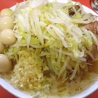 「小ラーメン豚入り（うずらの卵トッピング）」@ラーメン二郎 茨城守谷店の写真