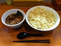 「つけ麺（醤油） 大盛（半分ひらひら麺）」@自家製麺 ラーメン慶の写真