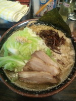 「背脂煮干しラーメン+大盛り+煮キャベツ（８８０円）」@丸め～背脂煮干～の写真