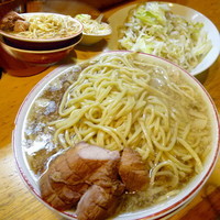 「麺マシ ラーメン 650円 + 麺大盛 100円（ヤサイマシ」@ラーメン二郎 荻窪店の写真