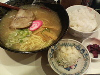 「塩ラーメン&ライスセット（旭川風（中細麺））」@旭川ラーメン 最上家の写真