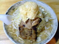 「新天地ラーメン（６８０円）・味濃いめ・ニンニク増し」@ラーメン新天地の写真