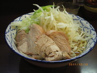 「らーめん大盛￥700　野菜多め」@らーめん陸の写真