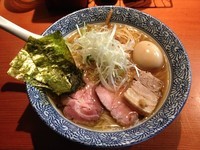 「香味鶏だし特製らーめん(中盛)」@麺処 ほん田の写真