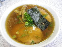 「醤油チャーシューメン」@支那そばや 鶴ヶ峰店の写真