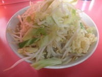 「小ラーメン（６５０円）野菜・ニンニク」@ラーメン二郎 大宮店の写真