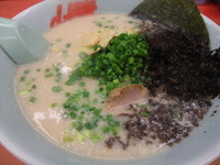 「濃厚プレミア塩豚骨＋岩海苔」@ラーメン山岡家 笛吹店の写真