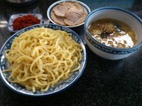 「チャーシューつけ麺中盛り＋エビ辛味」@縁者の写真