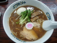 「鶏だし味玉醤油麺【1月限定】」@札幌ラーメン どさん子 亀有南口店の写真