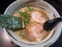 「豚骨煮干しラーメン ￥750」@ラーメンくれはの写真