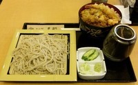 「飯山満セットC（もりそば＋かき揚げ丼）（1000円）」@そば処 きそば多越の写真