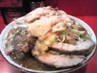 「小ラーメン豚入り　全部」@ラーメン二郎 仙川店の写真