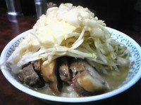 「小豚　ヤサイニンニクアブラカラメ」@ラーメン二郎 めじろ台法政大学前店の写真