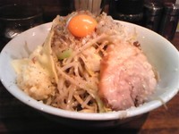 「塩まぜそば　ヤサイニンニクアブラカラメチーズ」@麺処 MAZERUの写真