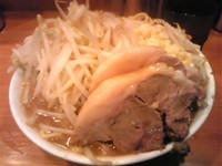 「小ラーメン　ヤサイニンニク」@ラーメン二郎 八王子野猿街道店2の写真