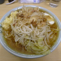 「ラーメン（ニンニク、野菜チョイマシ）　750円」@ラーメン富士丸 北浦和店の写真