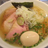 「煮干蕎麦塩（７３０円）＋追加チャーシュー（１００円）＋味玉」@喜乃壺の写真