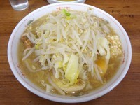 「普通盛　小（700円）＋煮玉子（100円）ニンニク」@ラーメン二郎 品川店の写真