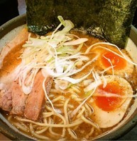 「特製豚骨魚介らぁめん(880円)」@上野 戸みら伊本舗の写真