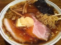 「醤家ラーメン 500円＋ニンニクバター 50円」@屋台ラーメン 醤家の写真