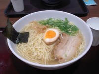 「しおラーメン、大盛」@らーめんたいざん 海老名SA店の写真