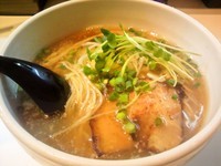 「醤油らぁめん」@麺屋 どげんかの写真