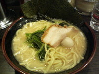 「とんこつラーメン（全て普通）」@ザ・鷹山の写真