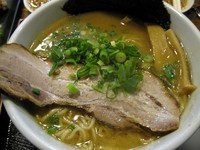 「バカラーメン普通盛り680円(ジャンボ唐揚げ３個付き)」@つけ麺 らーめん バカ野郎の写真