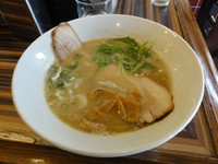 「トリシオパイタンラーメン」@ラーメン ロケットキッチンの写真