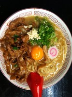 「肉玉そば」@尾張肉玉そば 豚鯱の写真