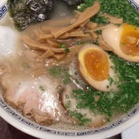 「支那麺（塩味） ＋ 醤蛋（味付玉子）」@徒歩徒歩亭の写真