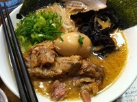 「津気屋特製ラーメン880円(半ライス、麺硬め)」@こだわりラーメン 津気屋 本店の写真